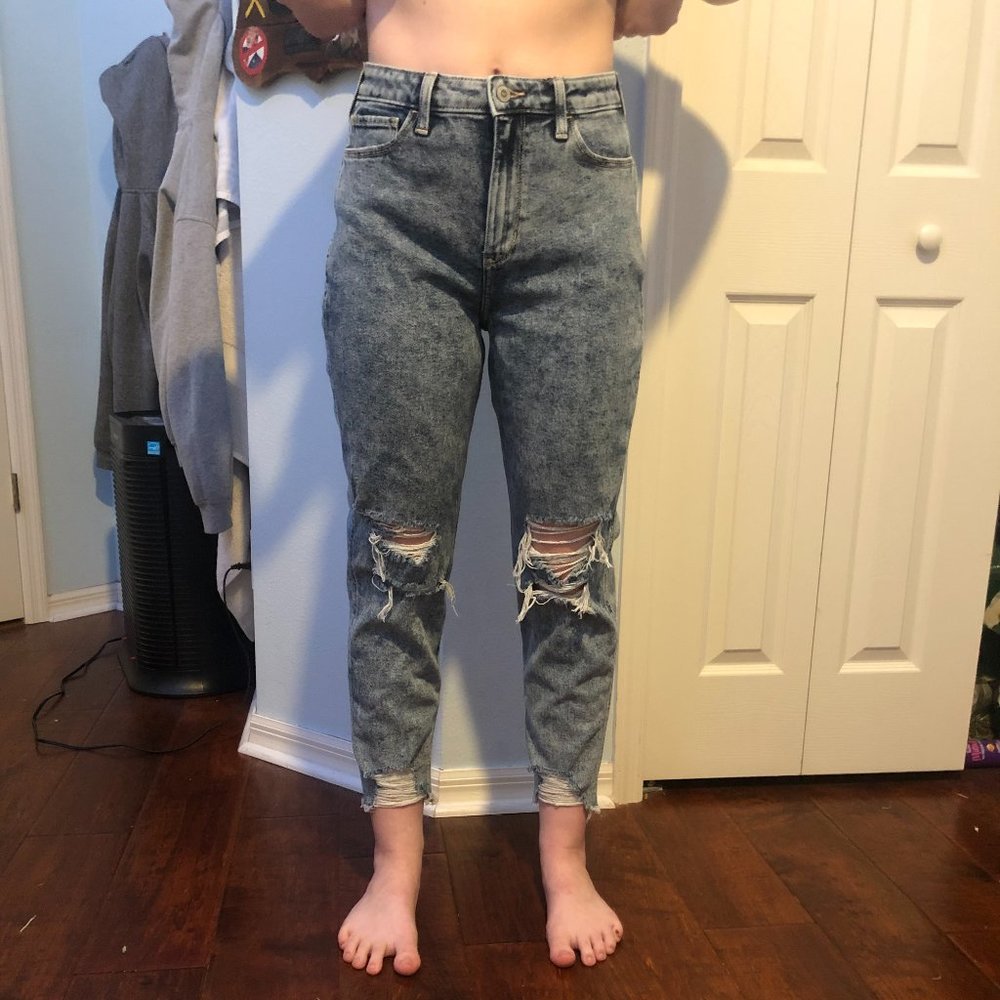 Ultra High-Rise Mom Jean